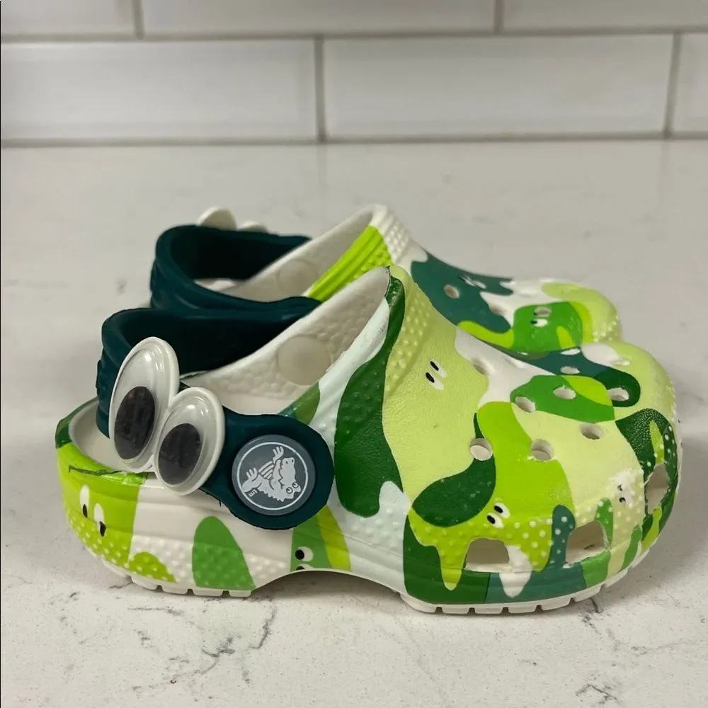 KIDS' CROCS TODDLER CLASSIC GLOW SLIME MONSTER CLOG Size 5 C